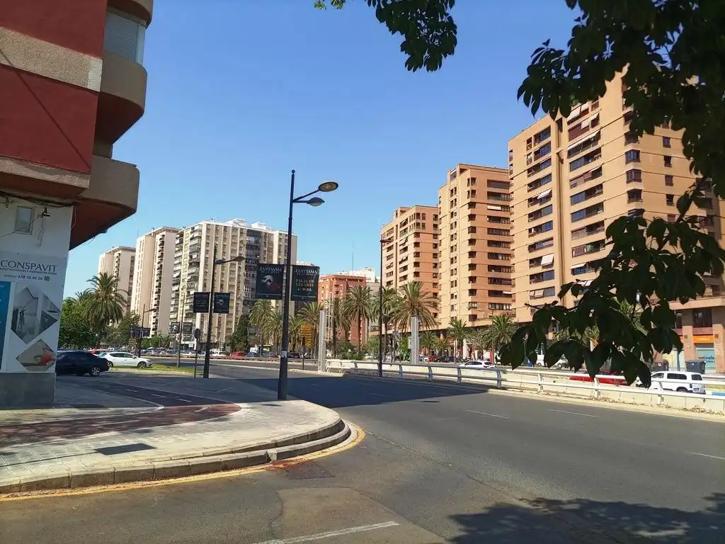 Vista exterior de Local de alquiler en Valencia