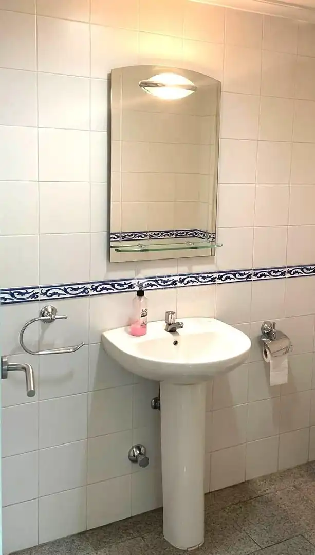 Baño de Local de alquiler en Novelda con Aire acondicionado