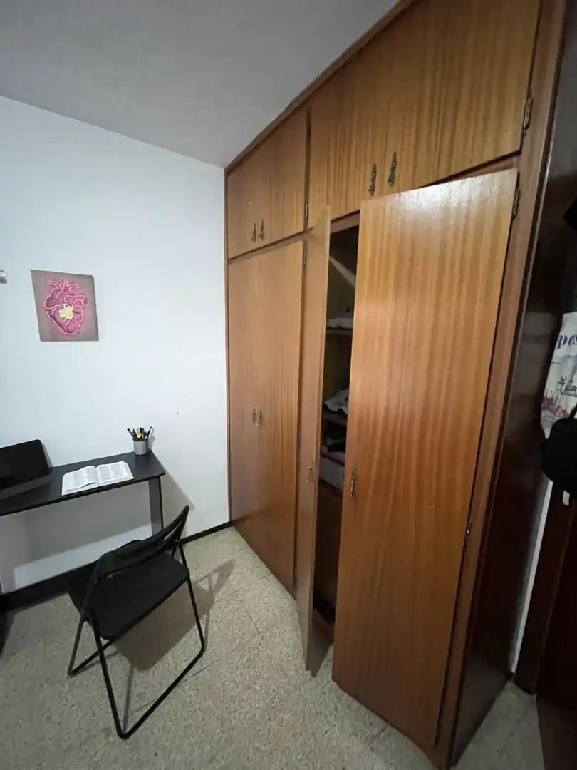 Dormitori de Pis en venda en Girona amb Calefacció i Balcó