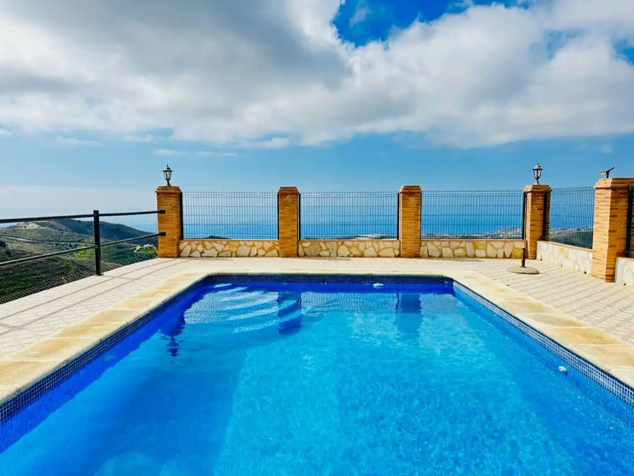 Casa rustica con piscina in vendita a Torrox Pueblo