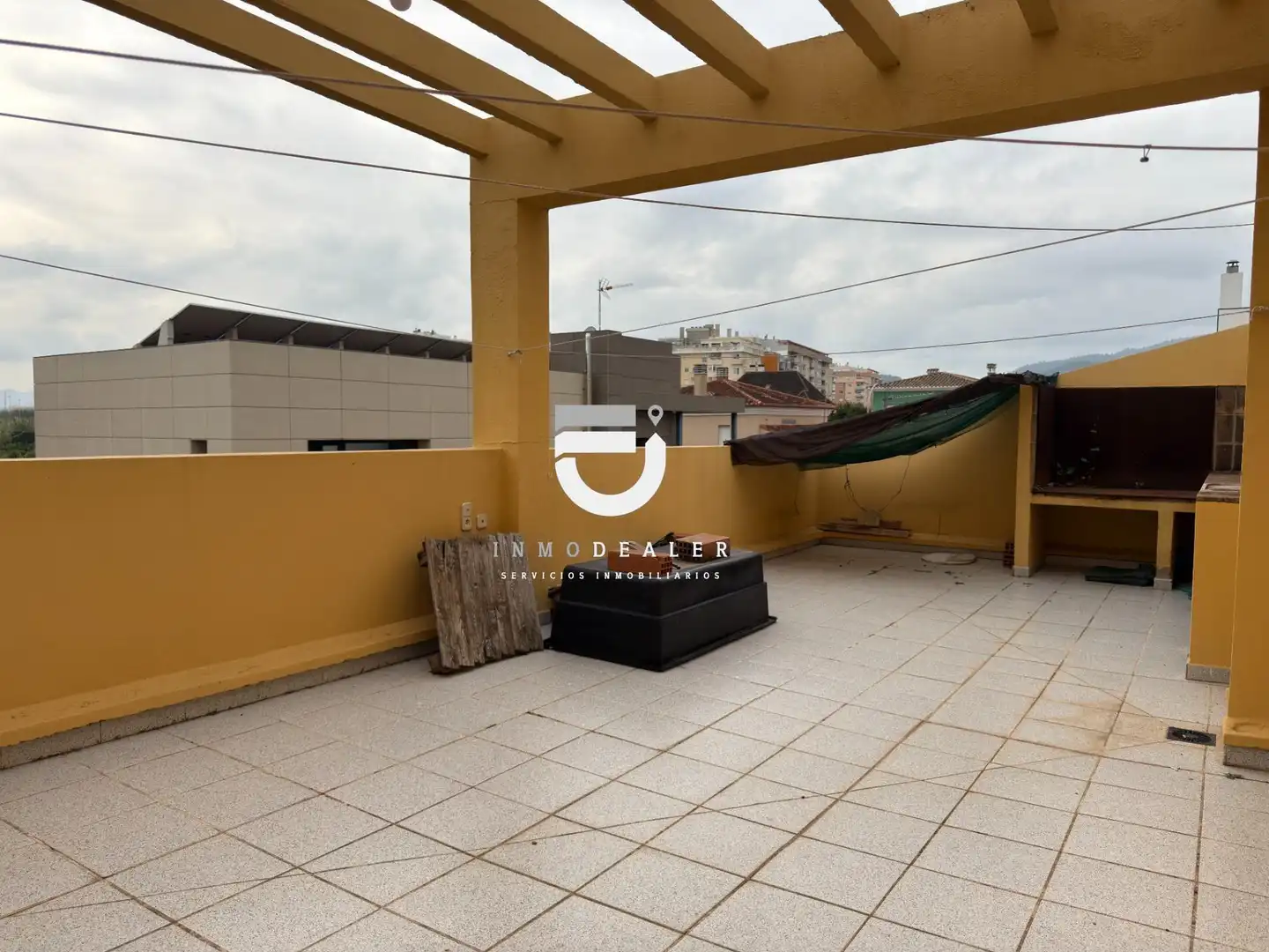 Terrassa de Casa o xalet en venda en Oliva amb Jardí privat, Terrassa i Piscina