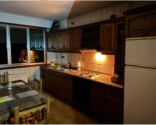 Cuina de Casa o xalet de lloguer en Barbadás amb Calefacció, Jardí privat i Parquet