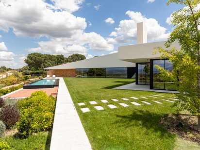 Exterior view of House or chalet for sale in Boadilla del Monte  with Air Conditioner, Heating and Private garden