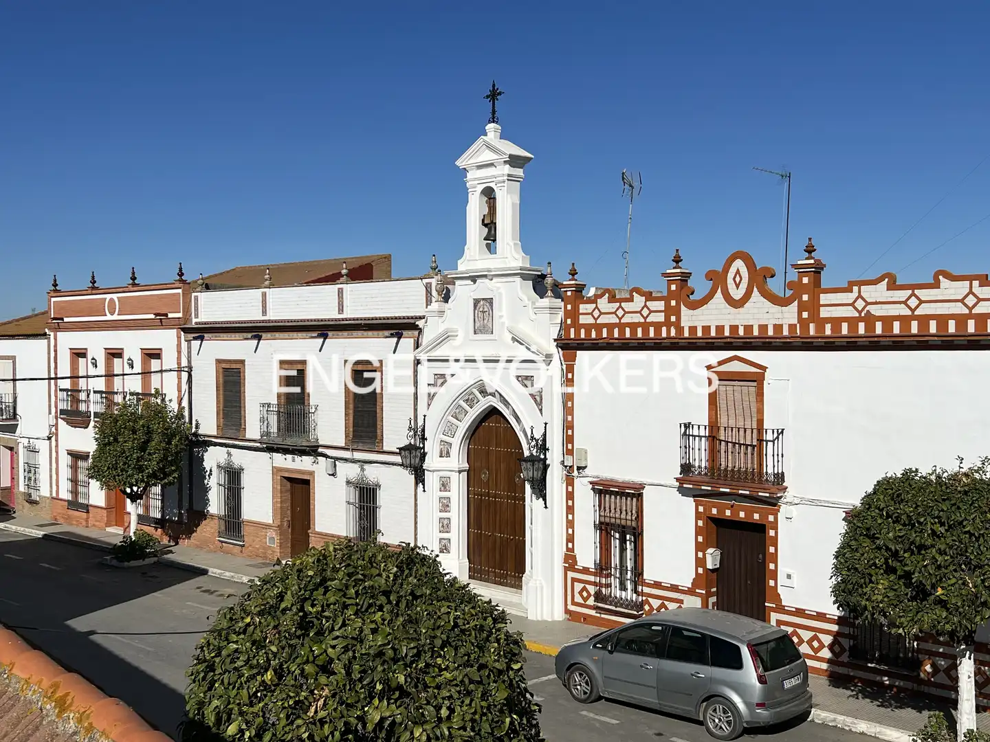 Vista exterior de Casa o xalet en venda en Villarrasa amb Calefacció, Jardí privat i Terrassa