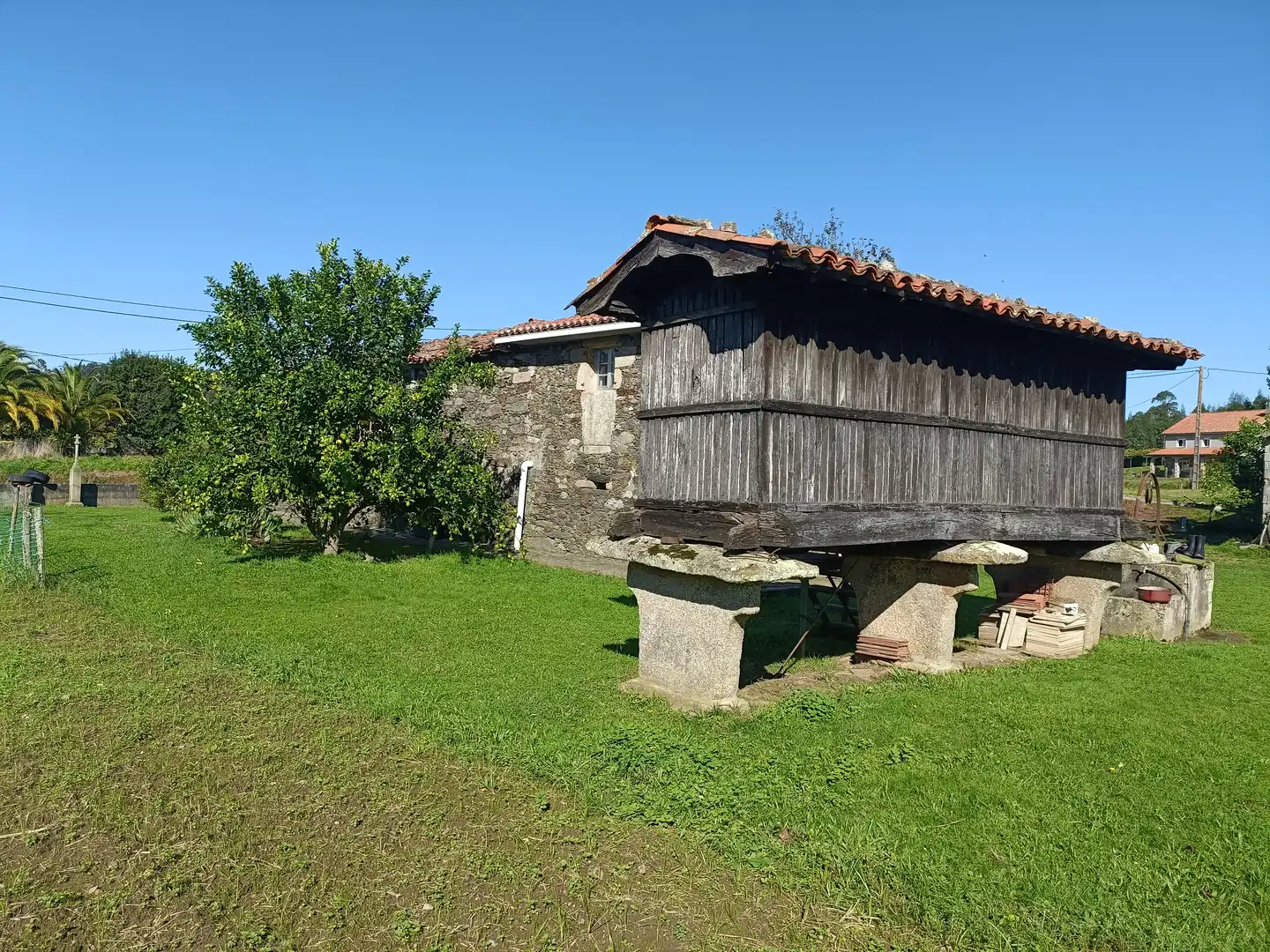 Außenansicht von Haus oder Chalet zum Verkauf in Oza dos Ríos mit Privatgarten und Abstellraum