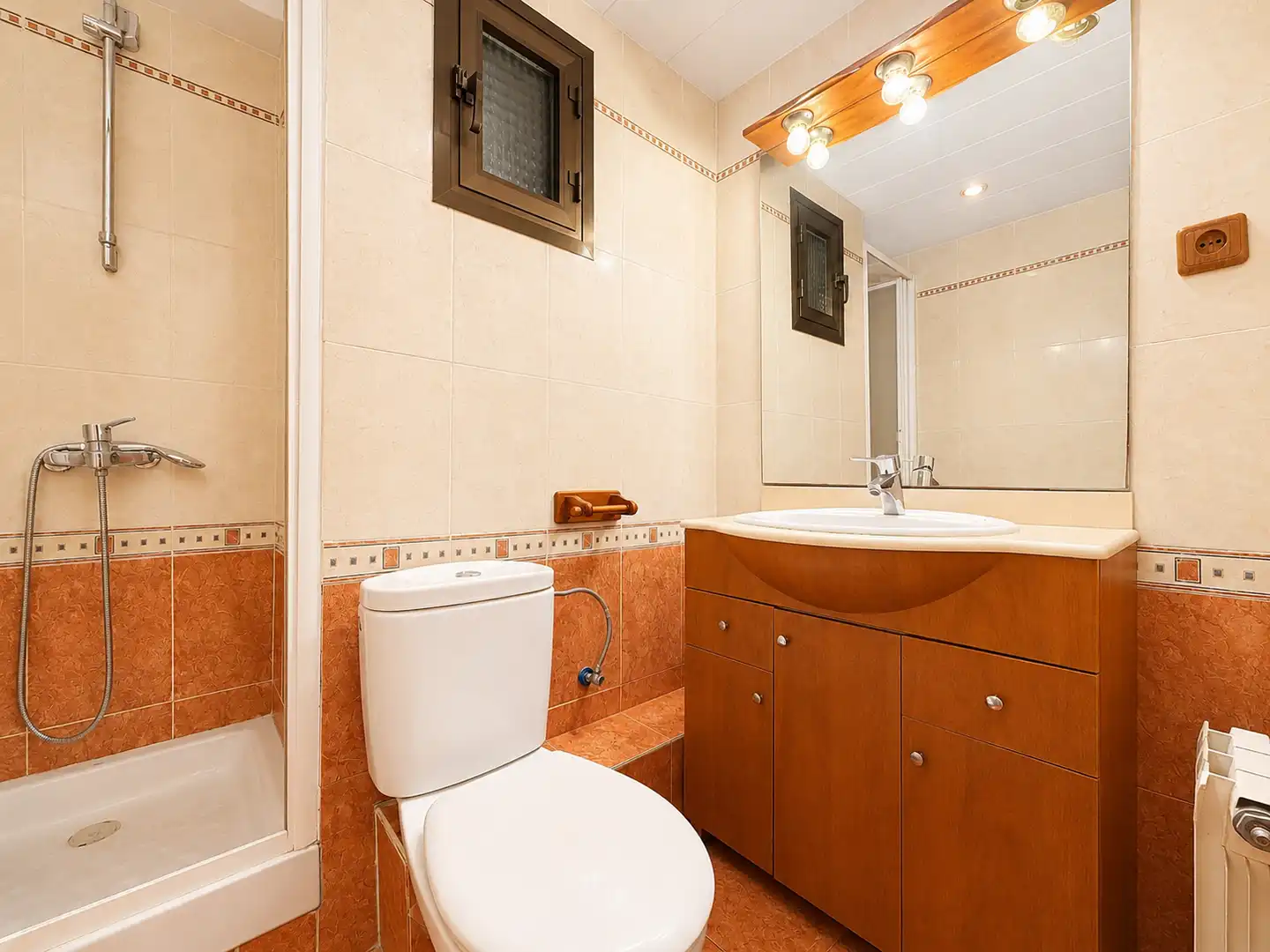 Baño de Piso en venta en Badalona con Calefacción
