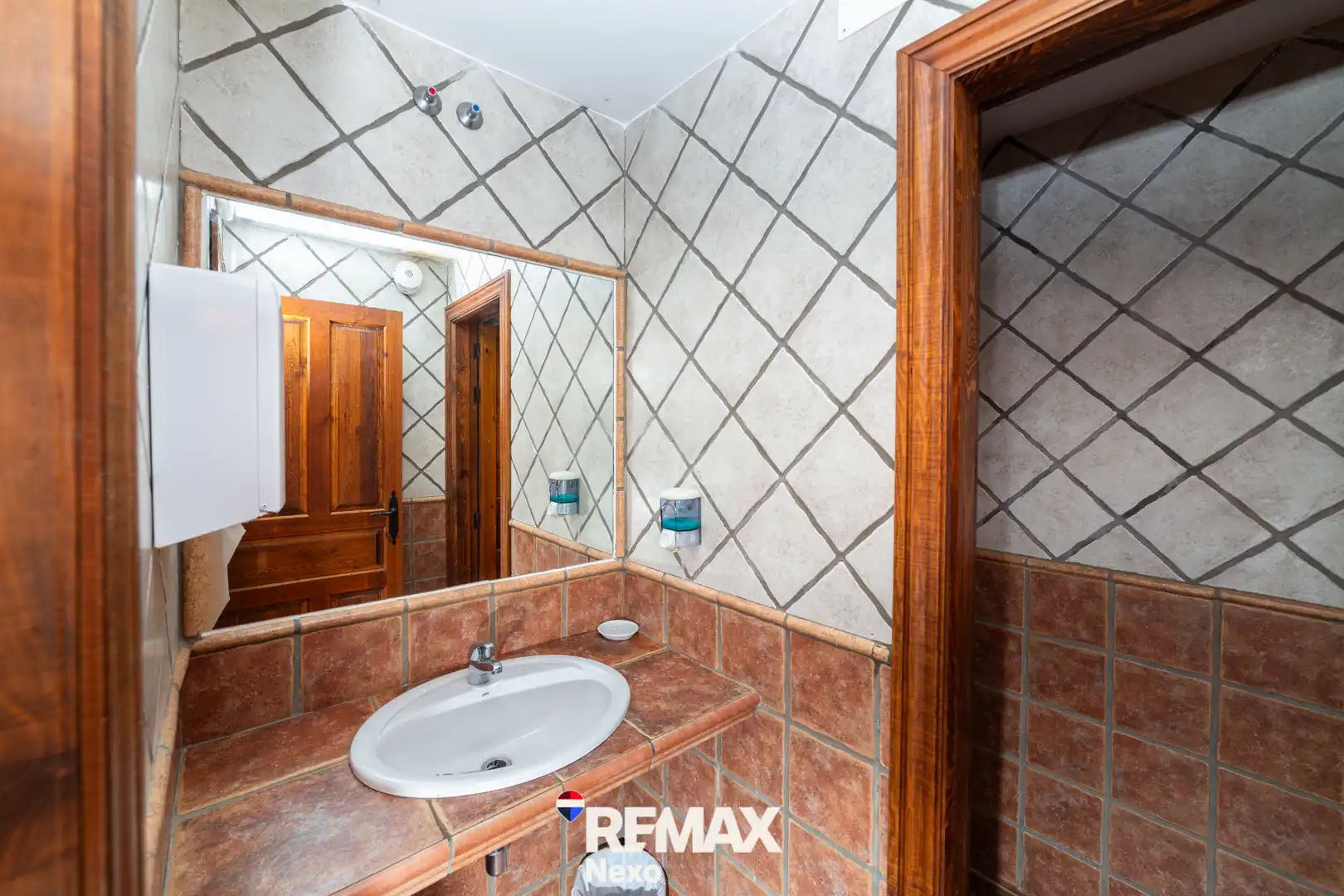 Bathroom of Buildings for sale in San Llorente