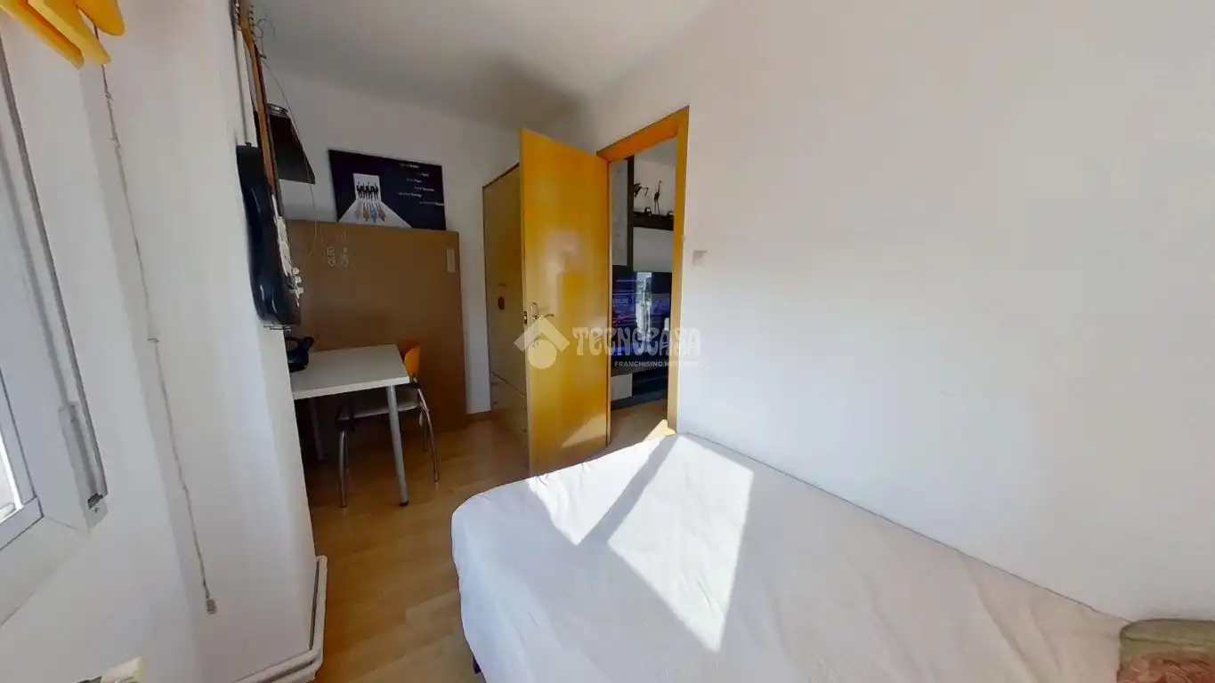 Bedroom of Flat for sale in Cerdanyola del Vallès  with Air Conditioner, Heating and Balcony