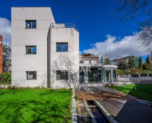 Vista exterior de Casa o xalet en venda en  Madrid Capital amb Piscina
