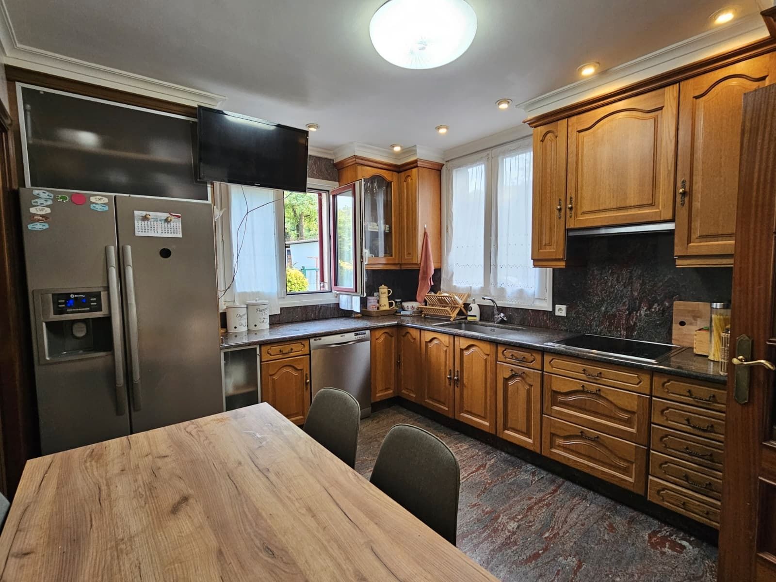 Cuina de Casa o xalet en venda en Irun  amb Calefacció, Terrassa i Traster