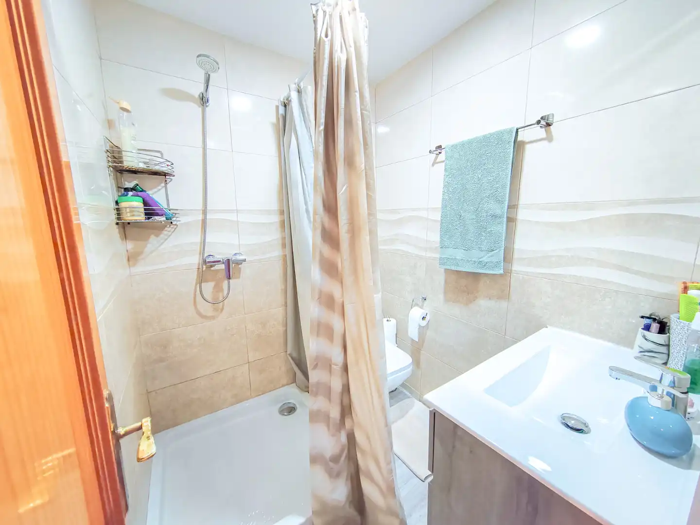 Badezimmer von Wohnung zum Verkauf in Garrucha mit Klimaanlage, Heizung und Ofen