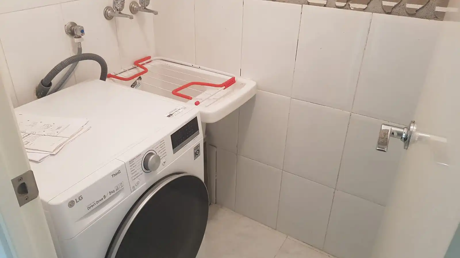 Baño de Piso en venta en Girona con Calefacción, Terraza y Horno