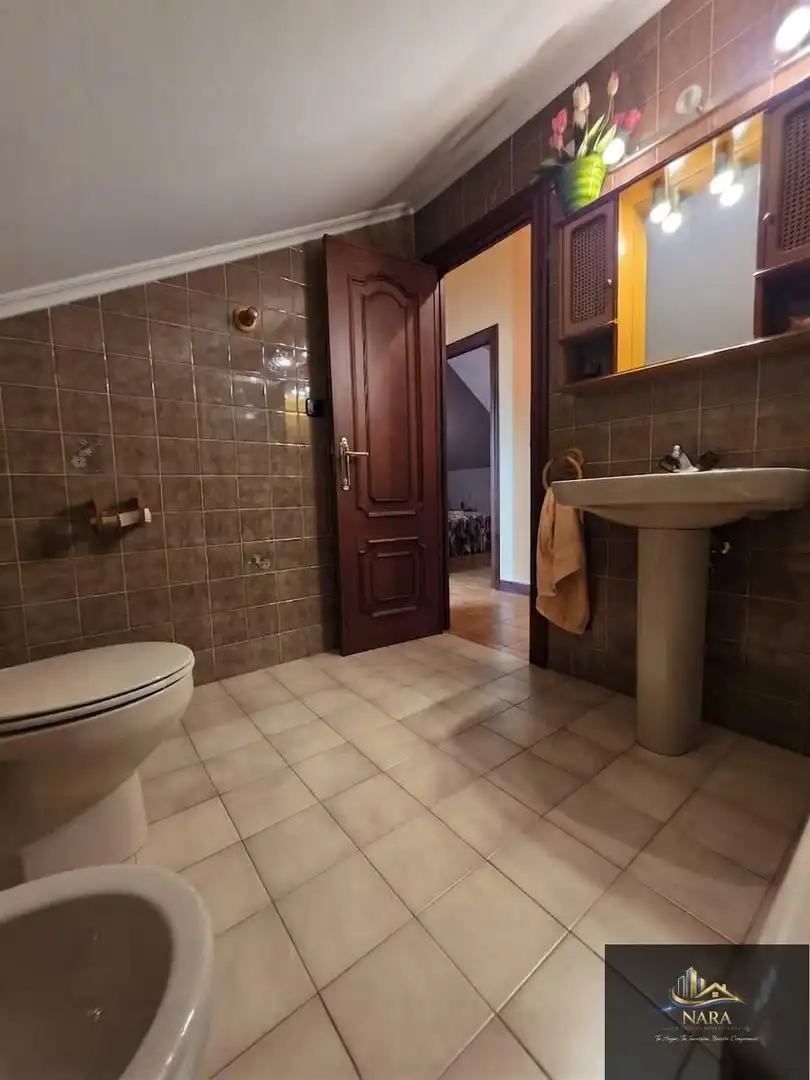 Bathroom of Houses for sale in Torrelavega   with Heating, Private garden and Parquet flooring