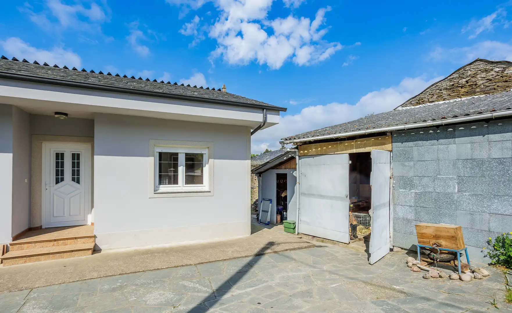 Vista exterior de Casa o chalet en venta en Pol con Amueblado