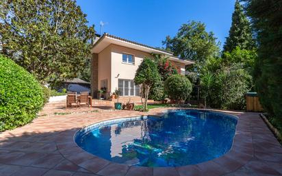 Jardí de Casa o xalet en venda en Sant Cugat del Vallès amb Terrassa, Piscina i Balcó