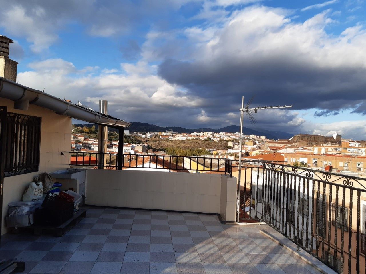 Single-family semi-detached for sale in Calle Galisteo, Zona Sur - Av. de España - San Miguel