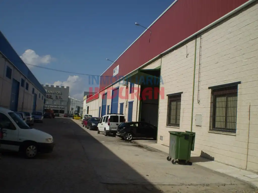 Vista exterior de Nau industrial de lloguer en Navalmoral de la Mata