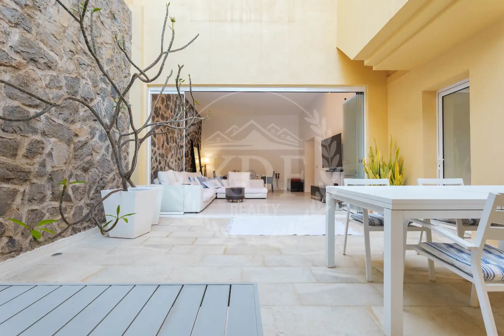 Terrassa de Casa adosada en venda en Santa Cruz de Tenerife amb Jardí privat, Terrassa i Moblat