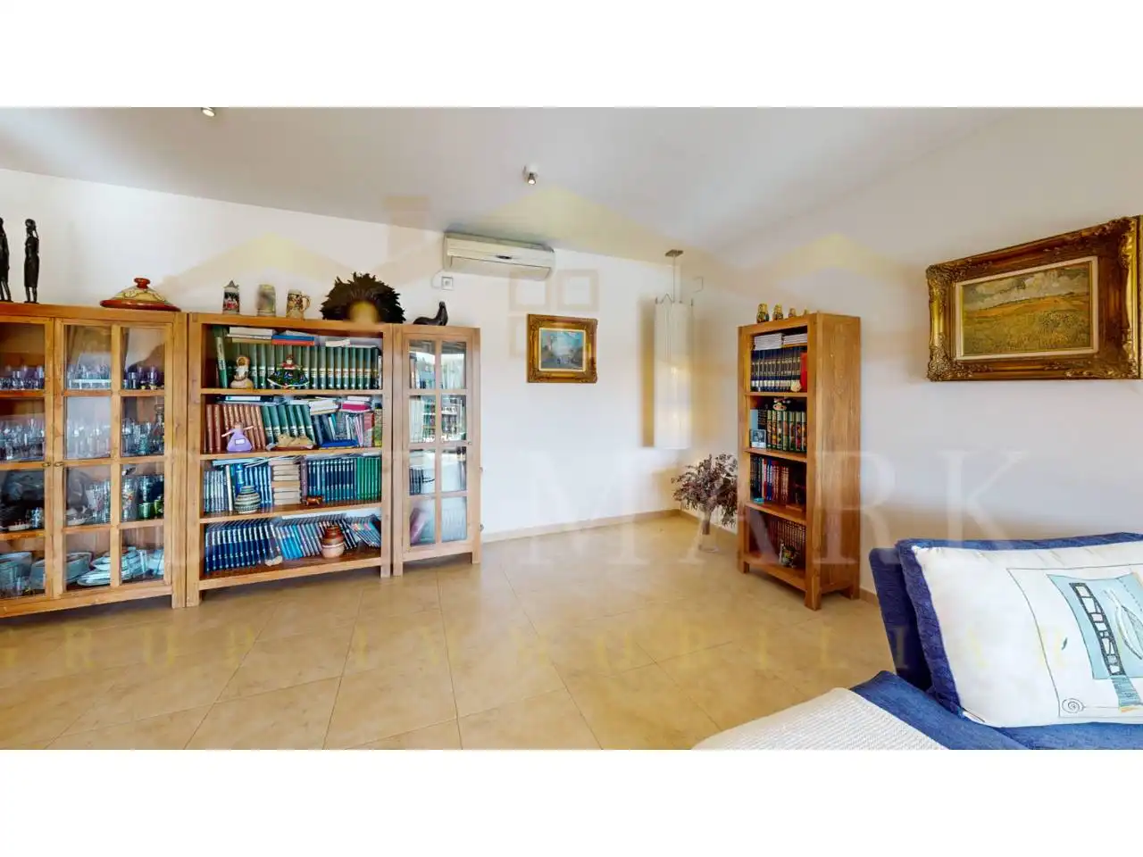 Sala d'estar de Casa o xalet en venda en Sabadell amb Aire condicionat, Jardí privat i Terrassa