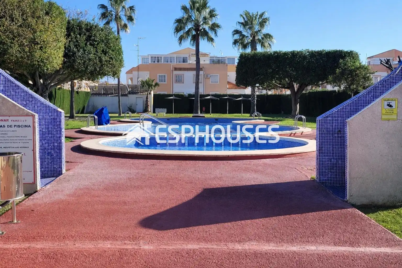 Piscina de Ático en venta en Torrevieja con Aire acondicionado, Terraza y Trastero