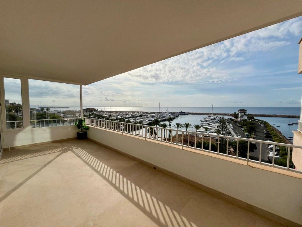 Terrace of Apartment to rent in Calvià  with Air Conditioner, Terrace and Community pool