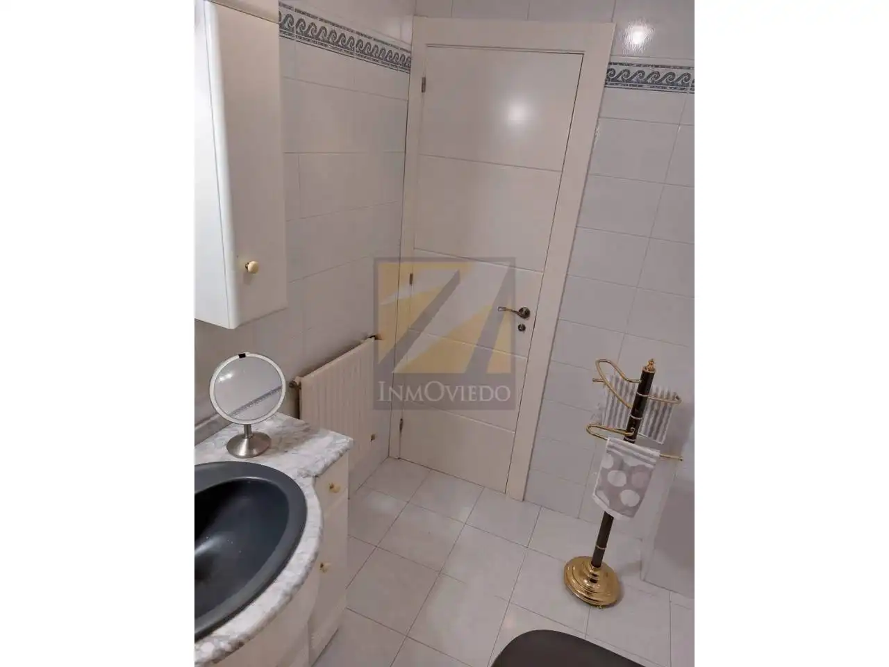 Bathroom of Flat for sale in Ribadesella  with Parquet flooring and Furnished