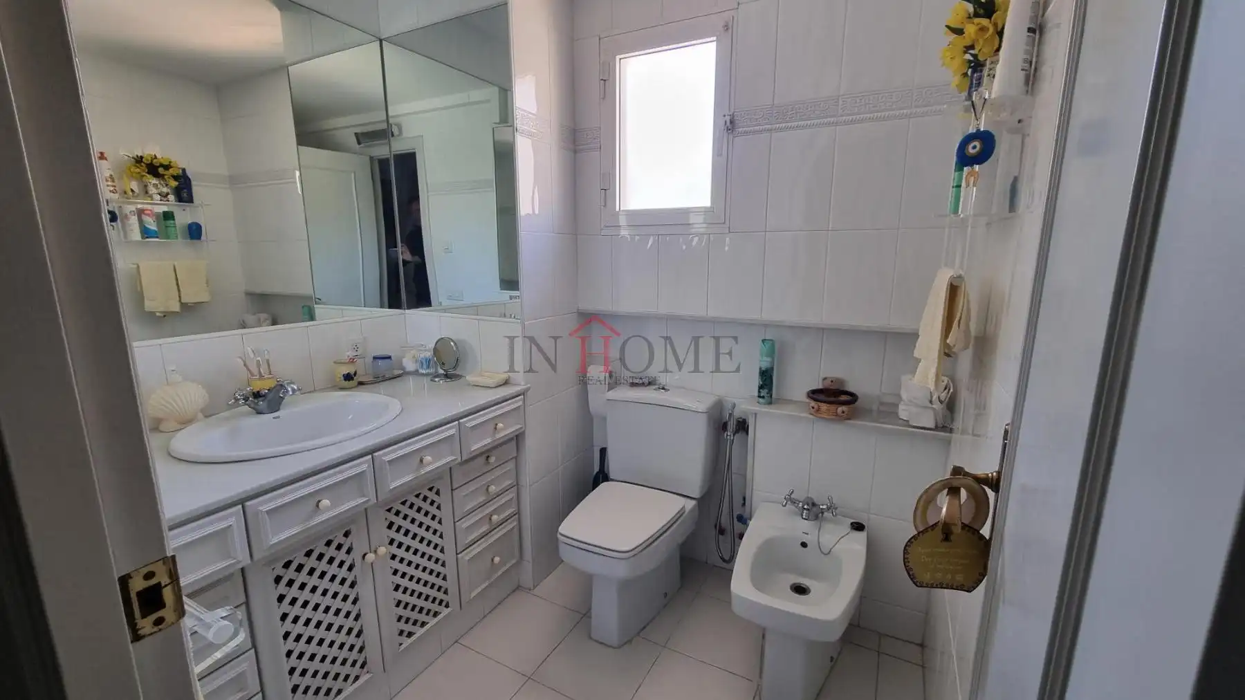 Baño de Apartamento en venta en Benidorm con Aire acondicionado y Amueblado