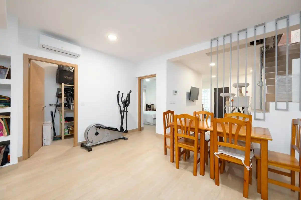 Esszimmer von Einfamilien-Reihenhaus zum Verkauf in Mutxamel mit Klimaanlage, Heizung und Terrasse