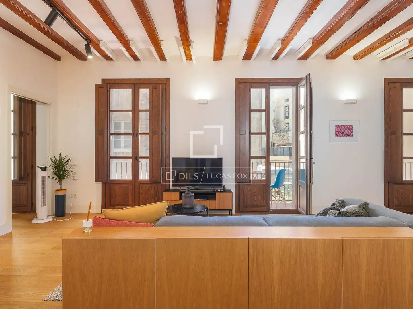 Sala d'estar de Pis en venda en Barcelona amb Aire condicionat, Terrassa i Moblat