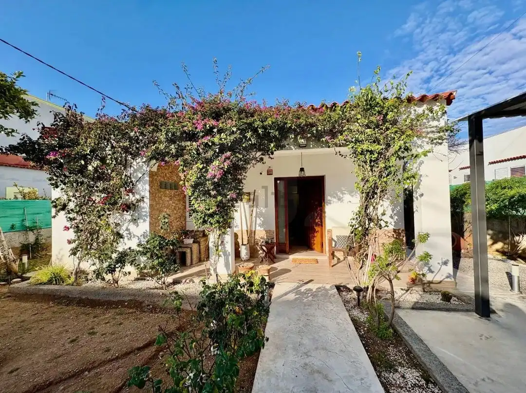 Vista exterior de Casa o chalet en venta en Santa Eulària des Riu con Aire acondicionado, Calefacción y Piscina