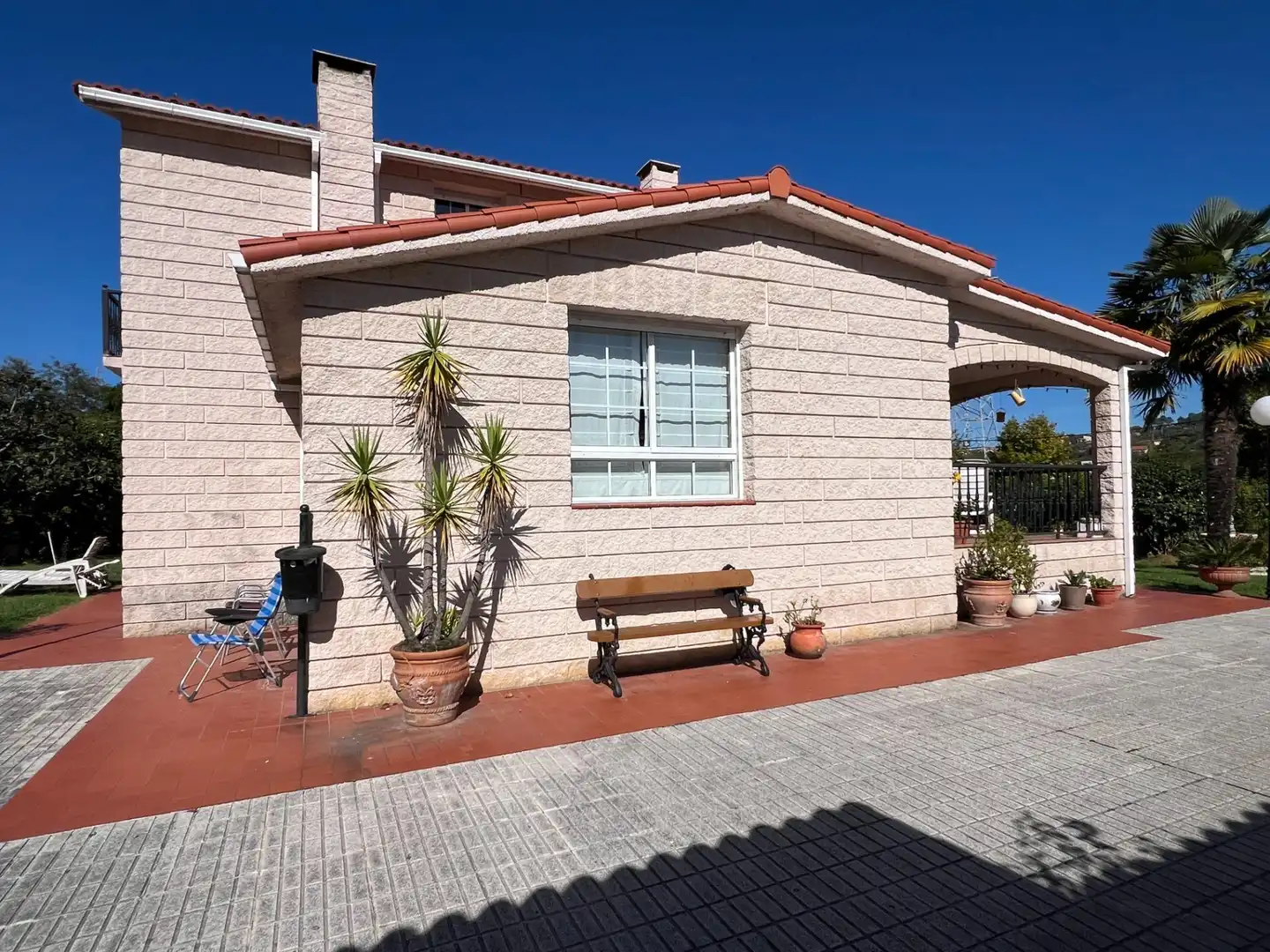 Exterior view of Houses for sale in Bergondo, A Coruña