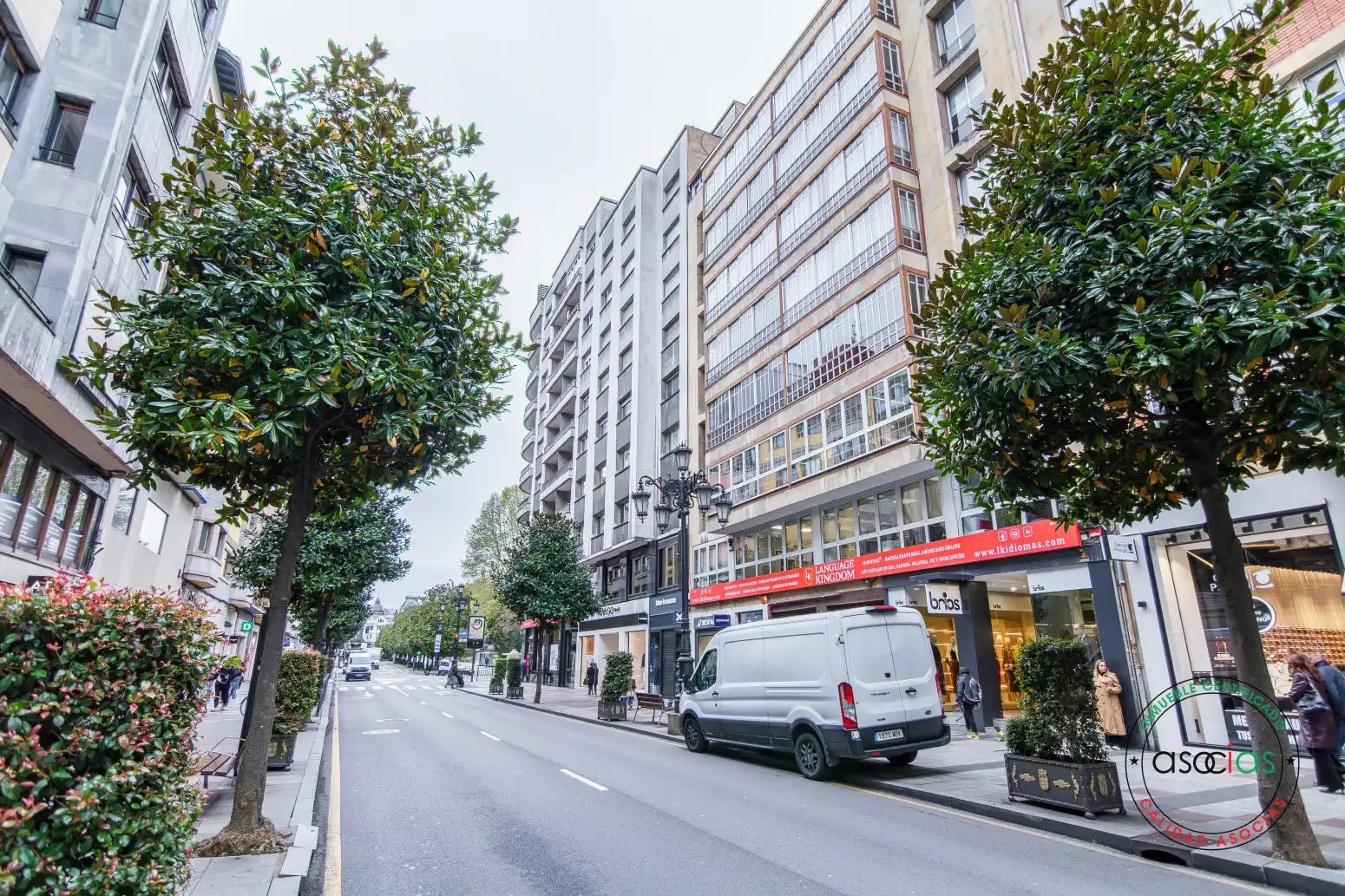 Vista exterior de Piso en venta en Oviedo  con Calefacción, Parquet y Trastero