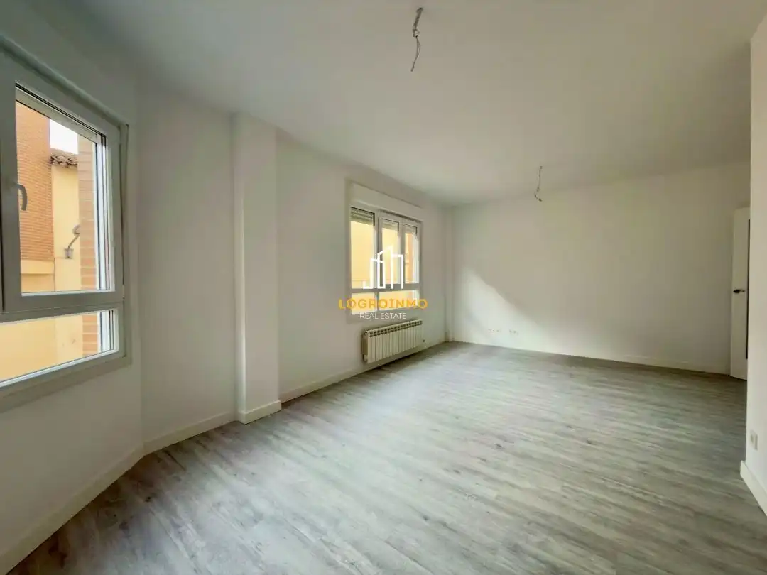 Piso con ascensor en venta en Lardero, imagen 5