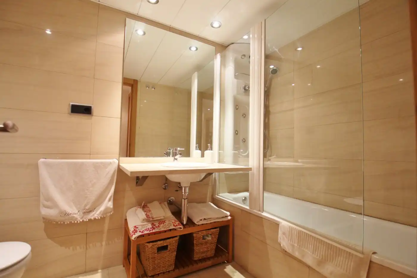 Badezimmer von Wohnung zum Verkauf in Alicante / Alacant mit Klimaanlage, Terrasse und Möbliert
