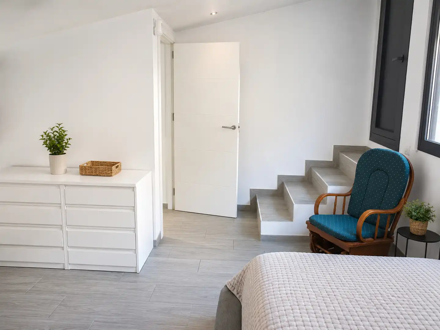 Habitación de Casa adosada en venta en Figueres con Aire acondicionado, Calefacción y Jardín privado