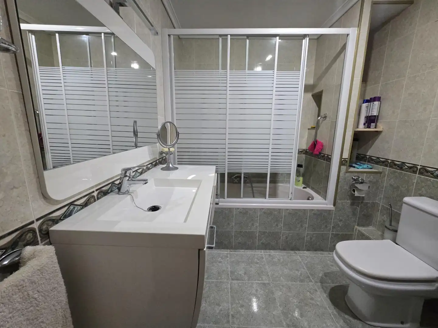 Badezimmer von Wohnung zum Verkauf in Valencia mit Klimaanlage und Balkon