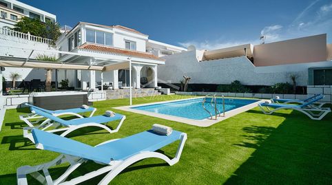 Villa de lujo con piscina climatizada y vistas al mar