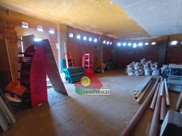 Local comercial en Alquiler en Butarque