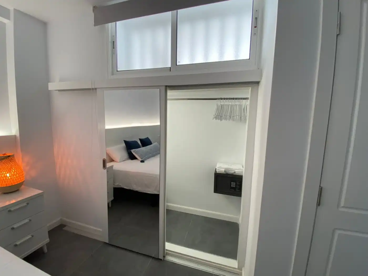 Dormitori de Apartament de lloguer en San Bartolomé de Tirajana amb Aire condicionat, Moblat i Balcó