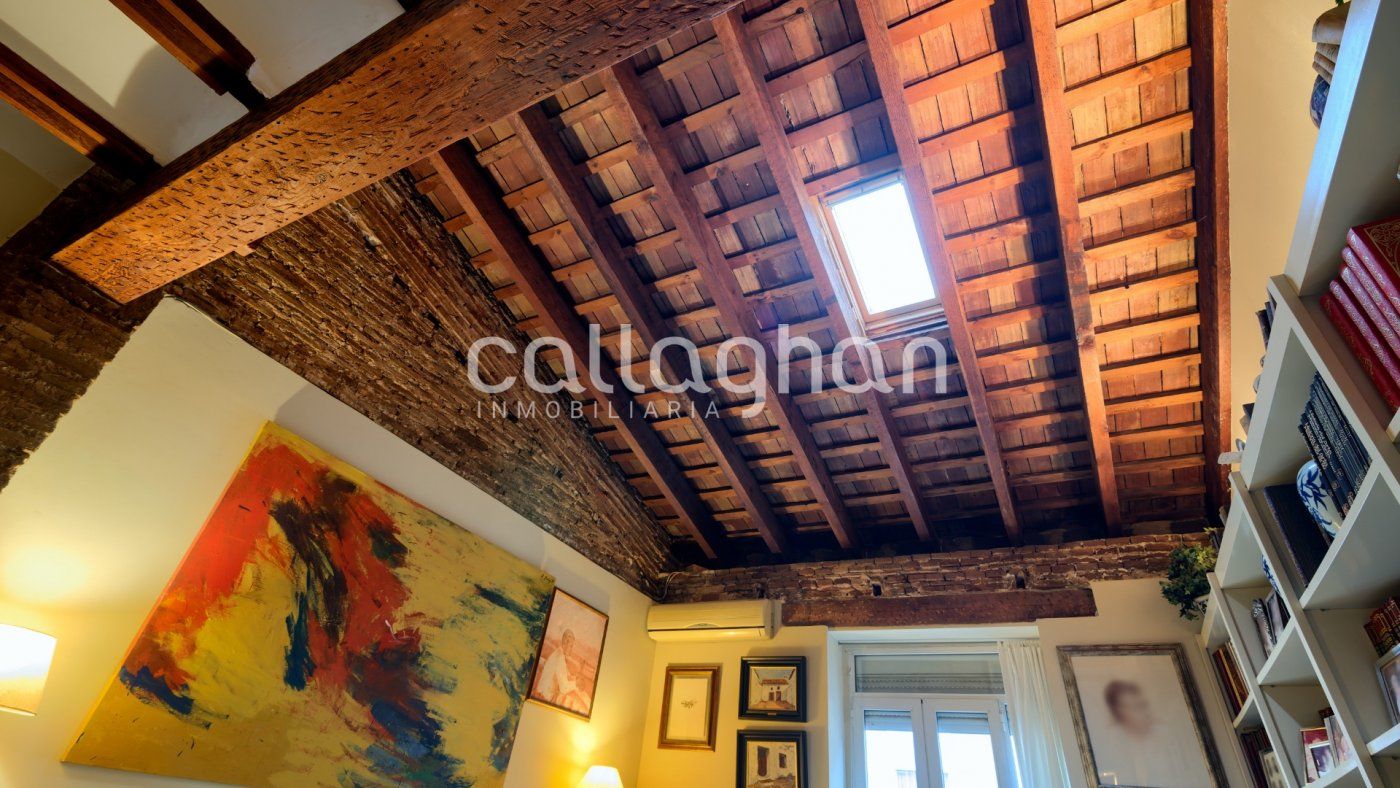 Exterior view of Flat for sale in  Valencia Capital  with Air Conditioner, Heating and Parquet flooring