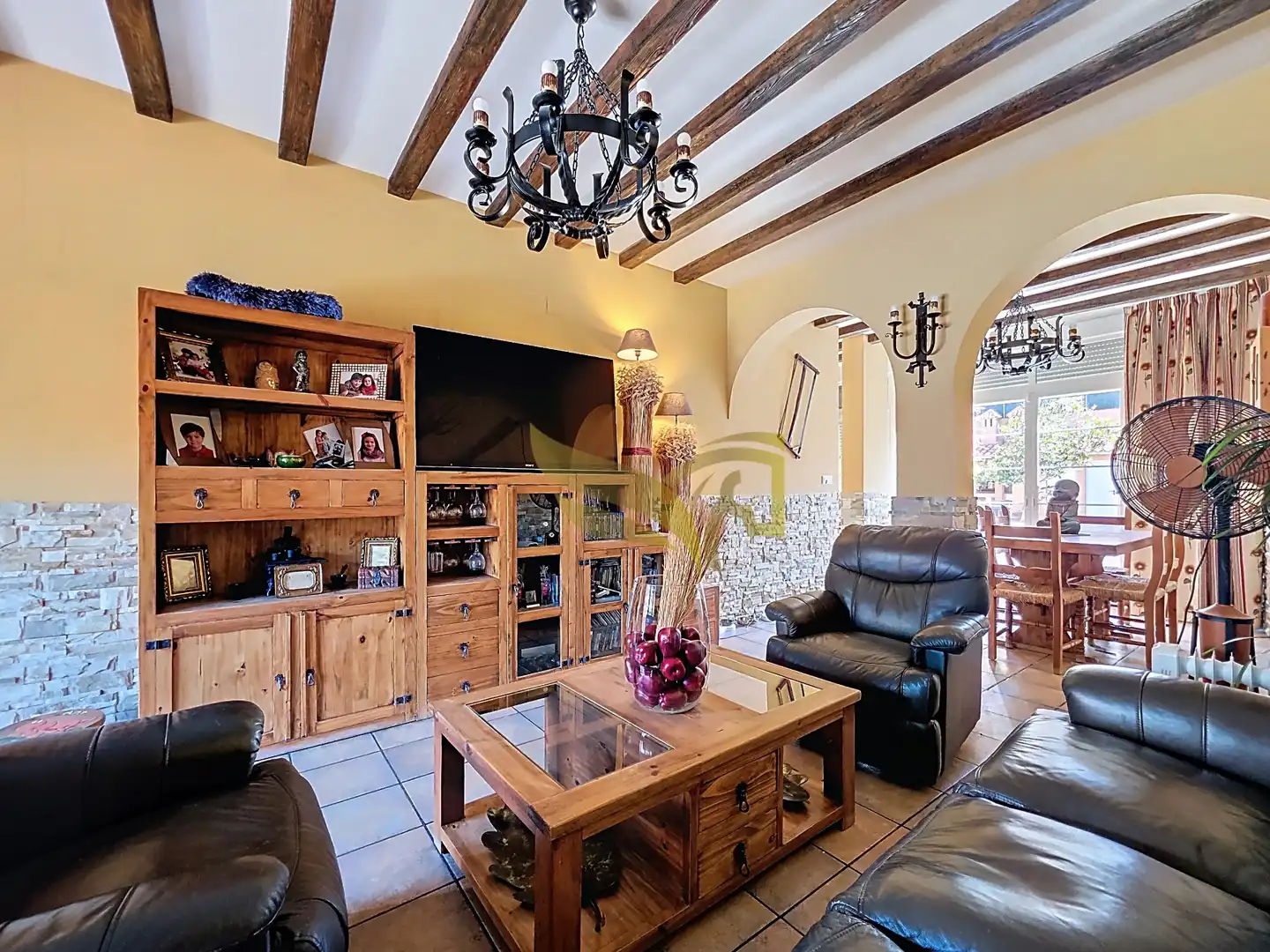 Sala de estar de Casa adosada en venta en Aranjuez con Aire acondicionado, Calefacción y Jardín privado