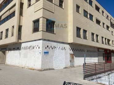 Local comercial de lloguer a Avenida de las Angustias 42