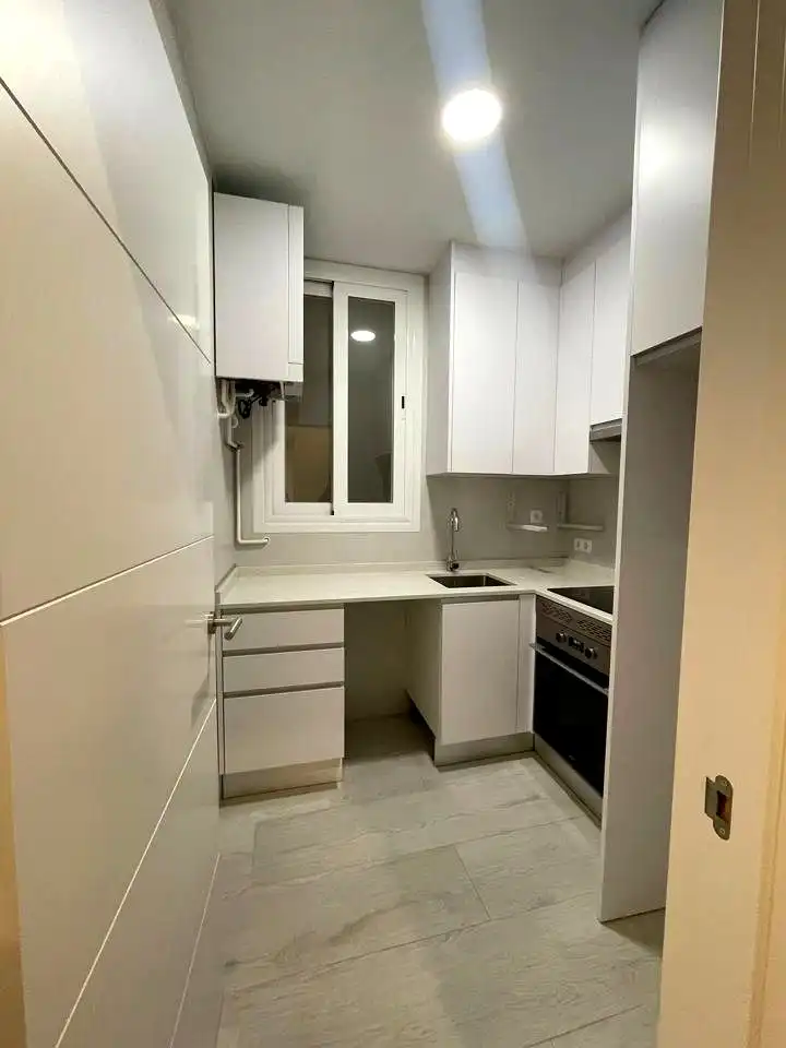 Cuina de Planta baixa de lloguer en Madrid amb Calefacció, Terrassa i Moblat