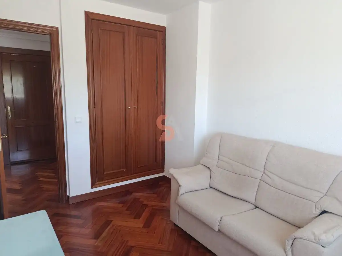 Bedroom of Flat for rent in Valladolid  with Heating, Terrace and Storage room