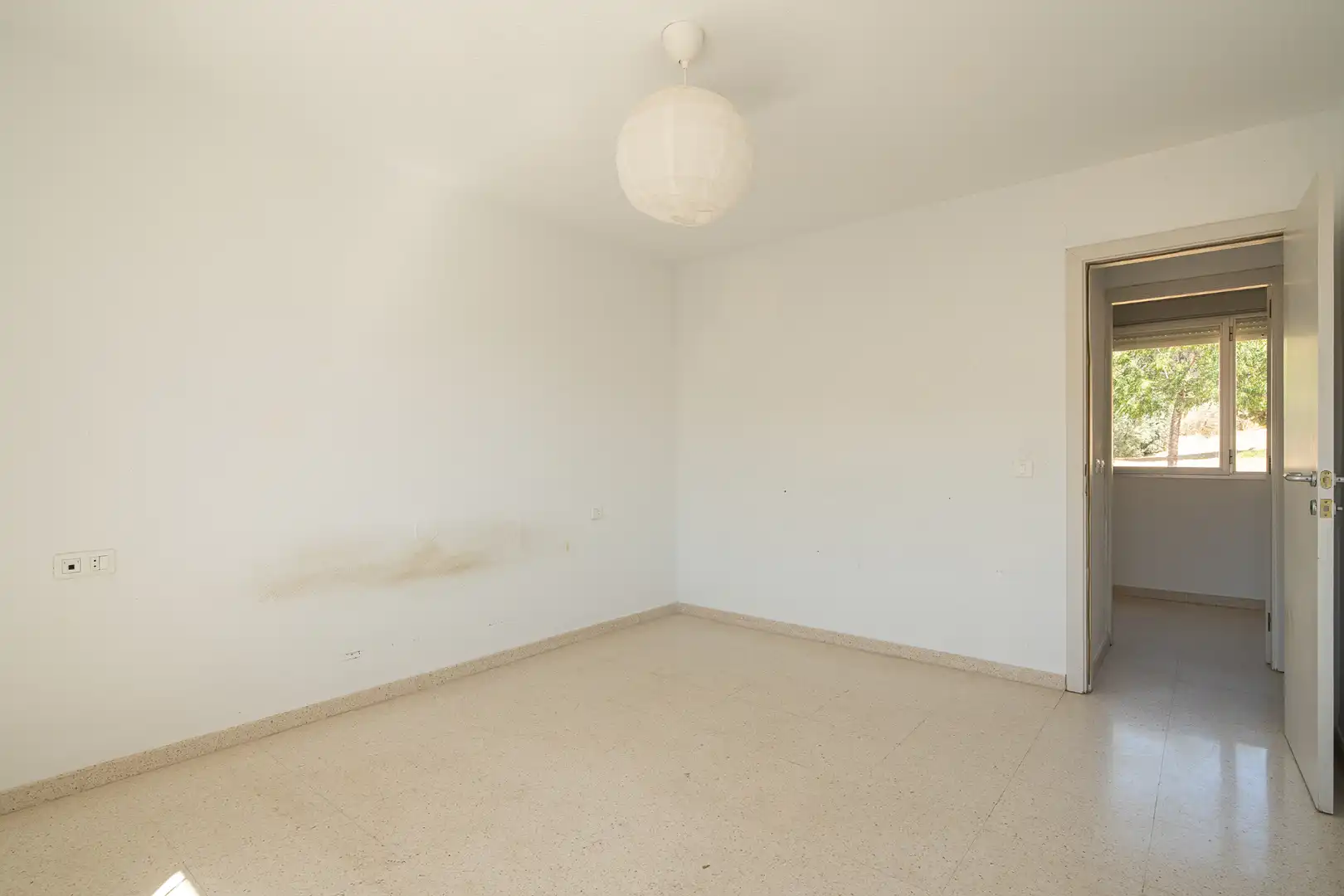Habitación de Casa adosada en venta en Granada con Calefacción, Jardín privado y Terraza