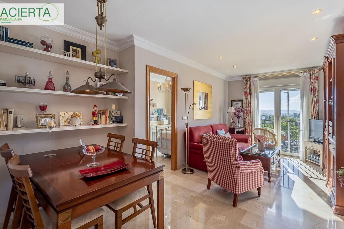 Living room of Flat for sale in  Granada Capital  with Air Conditioner, Heating and Private garden