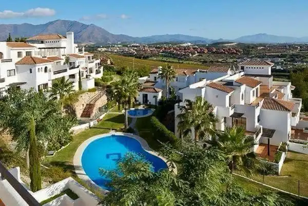 Apartament amb piscina en venda a Doña Julia Golf