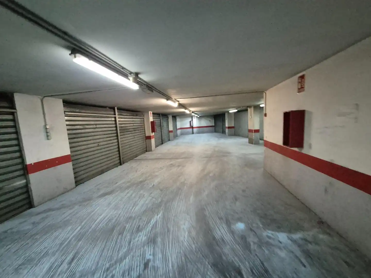 Parkplatz von Garage zum Verkauf in Elda