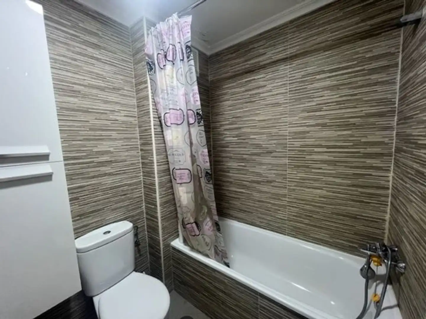 Badezimmer von Wohnung zur Miete in Puertollano mit Klimaanlage, Heizung und Möbliert