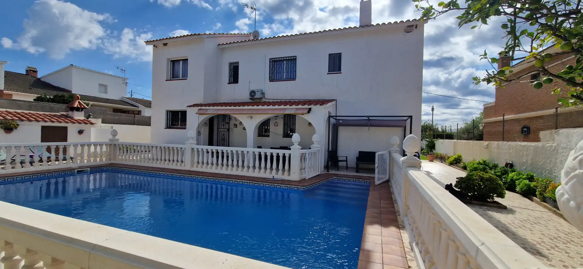 Piscina de Casa o xalet en venda en Cambrils amb Aire condicionat, Calefacció i Jardí privat